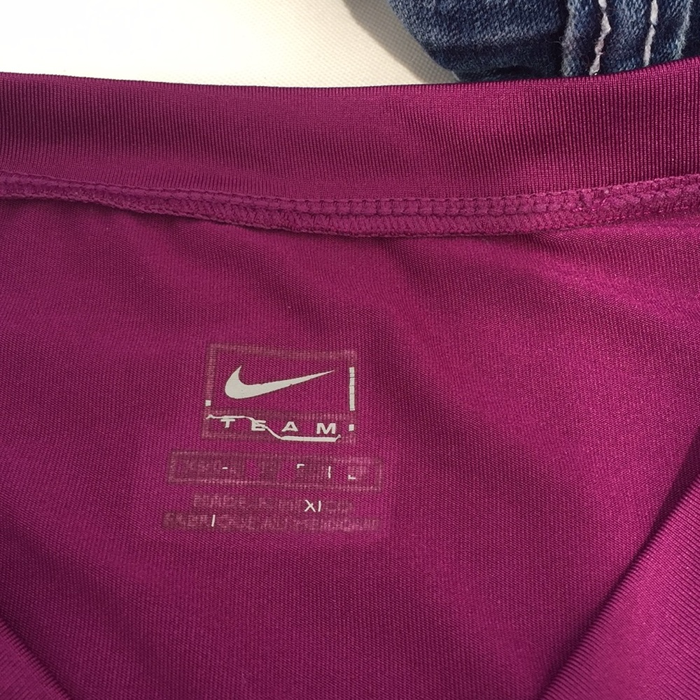 Nike - Picture 3 of 4